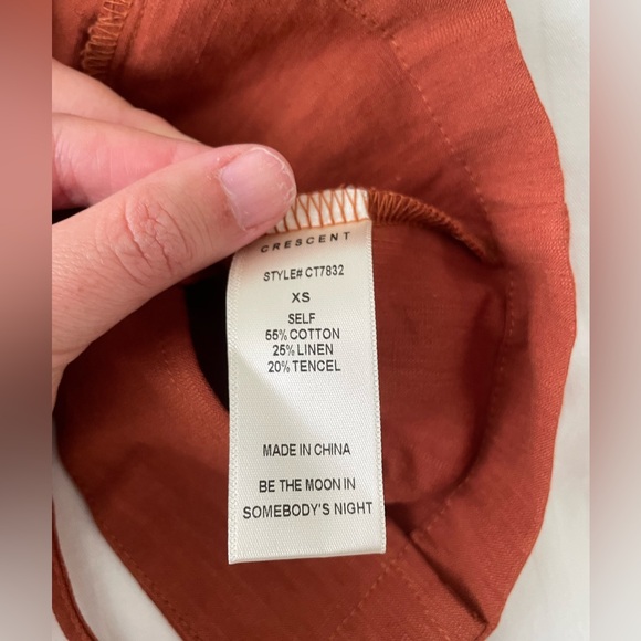 EUC Crescent Makayla Back Lace Up Top Sz XS - Picture 3 of 9